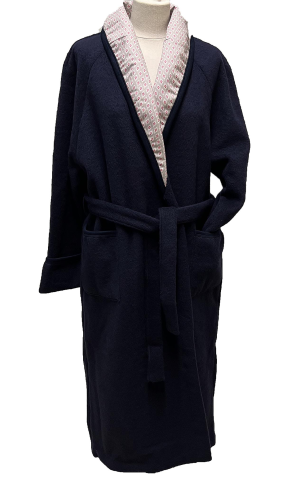 Robe de chambre laine des Pyrénées marine Bouquets rouges