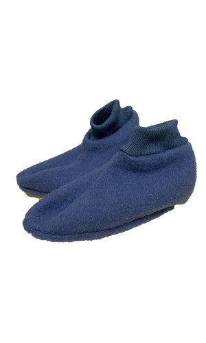 chaussons bleus fabriqués en laine des Pyrénées
