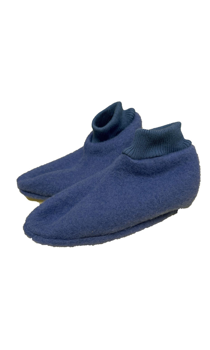 chaussons bleus fabriqués en laine des Pyrénées