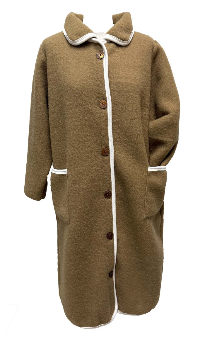 robe de chambre laine des Pyrénées camel boutonnée en stock