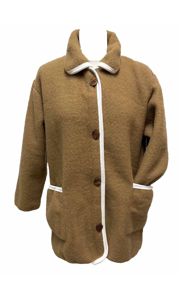 veste laine des Pyrénées camel pour femme avec des boutons