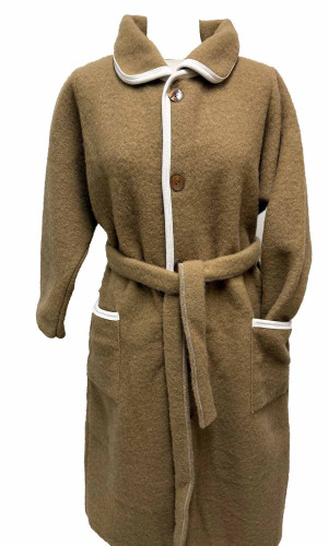 robe de chambre laine des Pyrénées boutonnée camel