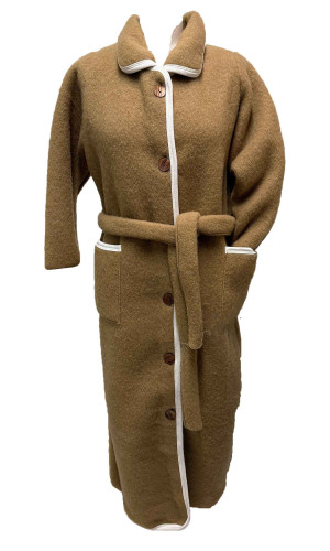 robe de chambre laine des Pyrénées boutonnée camel