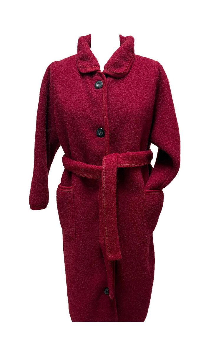 robe de chambre laine des Pyrénées rouge avec des boutons pour femme