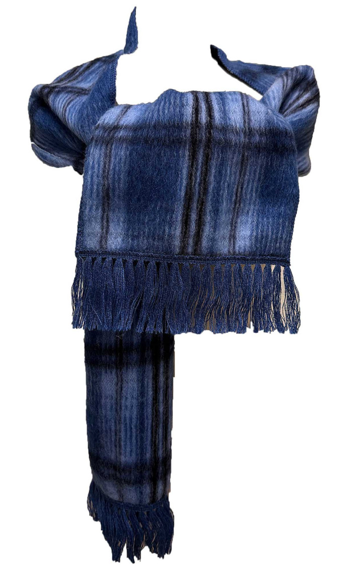 echarpe reversible ecossais bleu en laine des Pyrénées